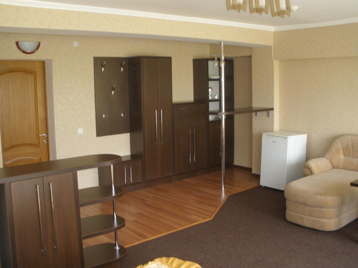 Hotel Prietenia Bender Quarto foto
